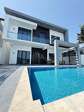 Satılır 6 otaqlı həyət evi 300 m²