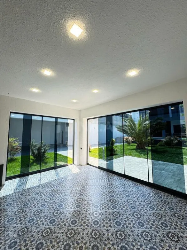 Satılır 6 otaqlı həyət evi 300 m²