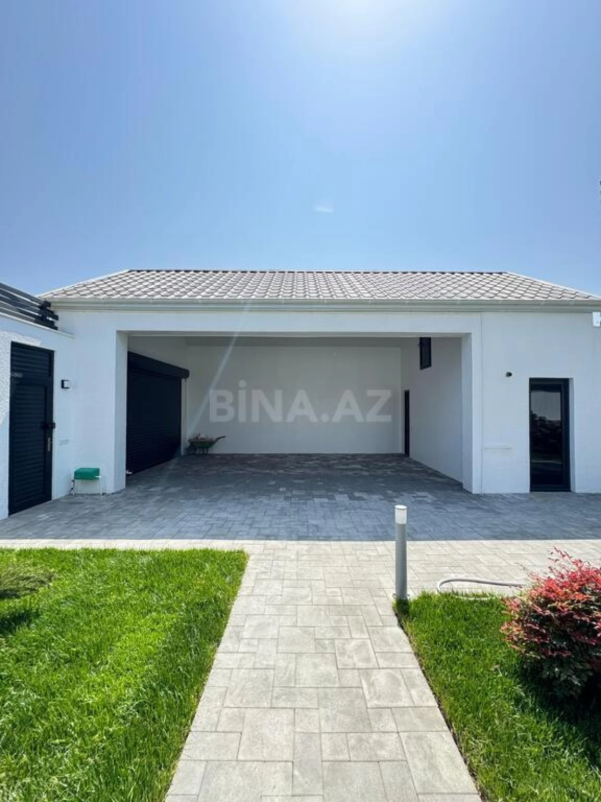 Satılır 6 otaqlı həyət evi 300 m²