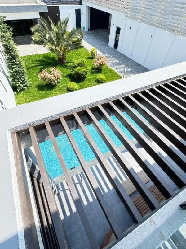 Satılır 6 otaqlı həyət evi 300 m²