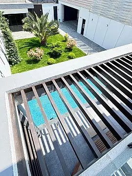 Satılır 6 otaqlı həyət evi 300 m²