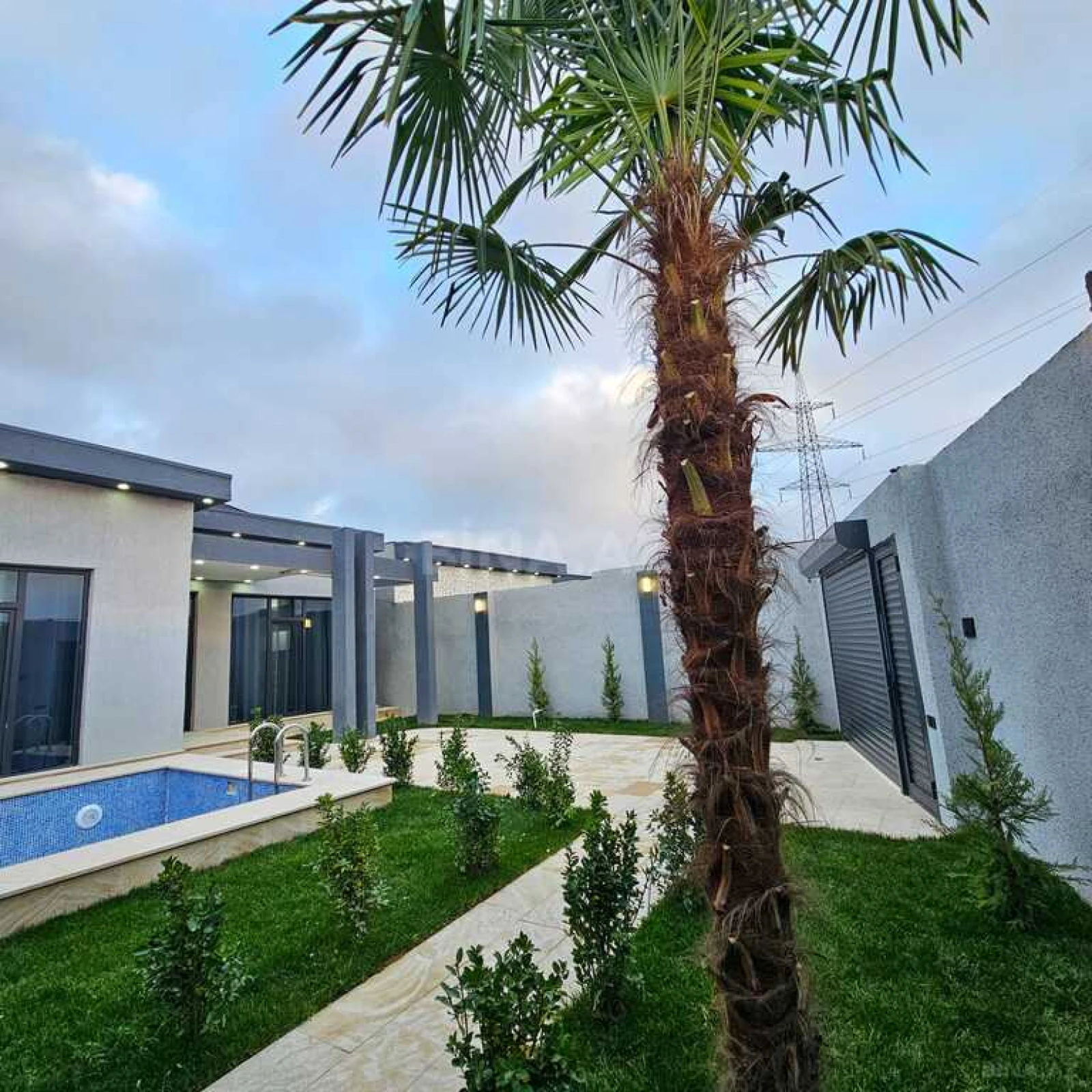 Kirayə verilir 4 otaqlı həyət evi 360 m²