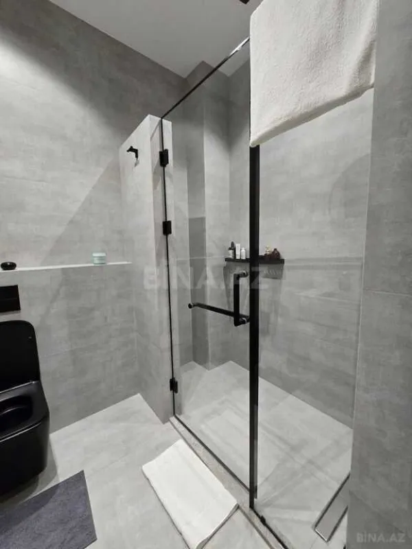 Satılır 4 otaqlı mənzil 140 m²