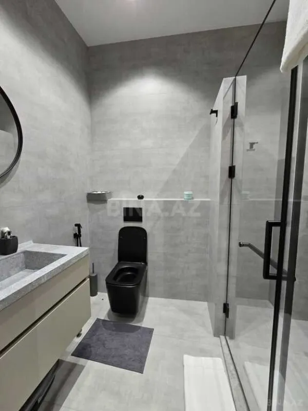 Satılır 4 otaqlı mənzil 140 m²