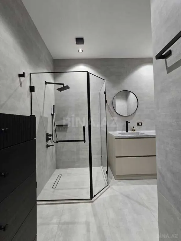 Satılır 4 otaqlı mənzil 140 m²