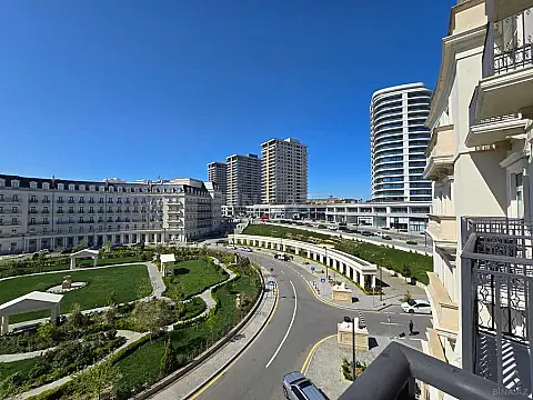 Satılır 4 otaqlı mənzil 140 m²
