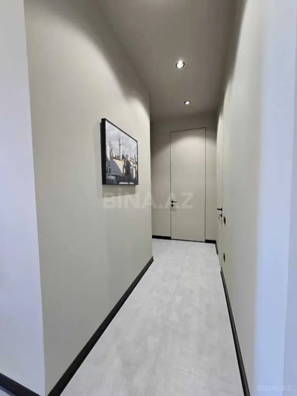 Satılır 4 otaqlı mənzil 140 m²