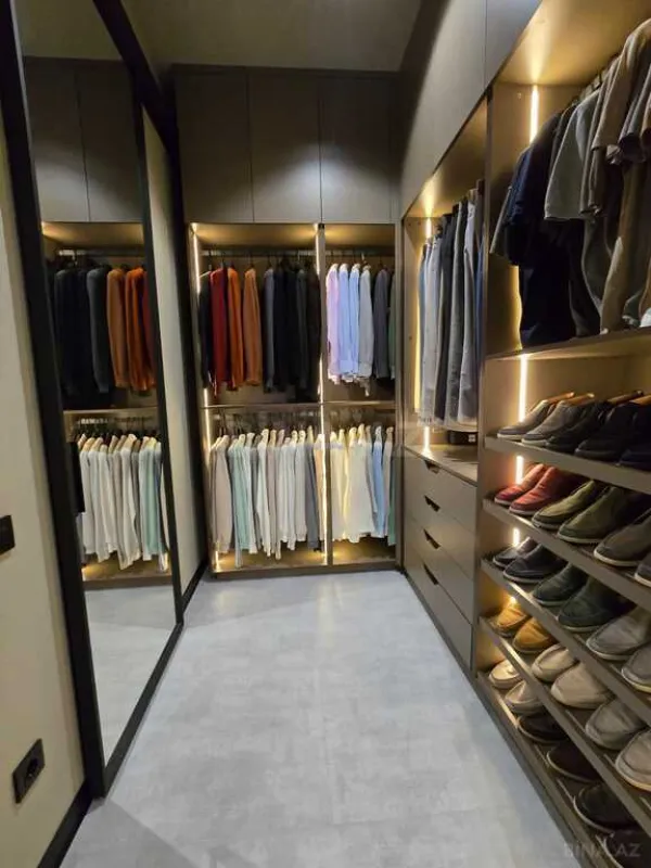 Satılır 4 otaqlı mənzil 140 m²