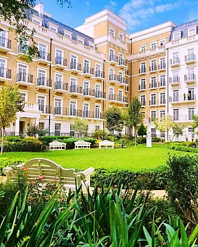 Satılır 4 otaqlı mənzil 140 m²