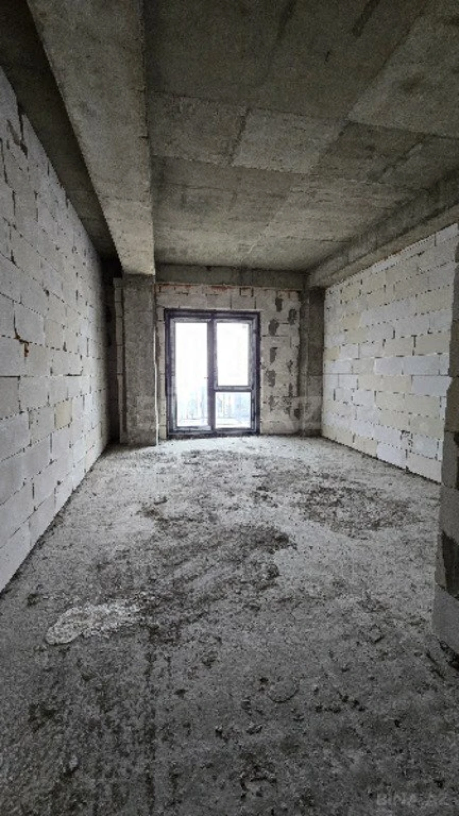 Satılır 3 otaqlı mənzil 138 m²