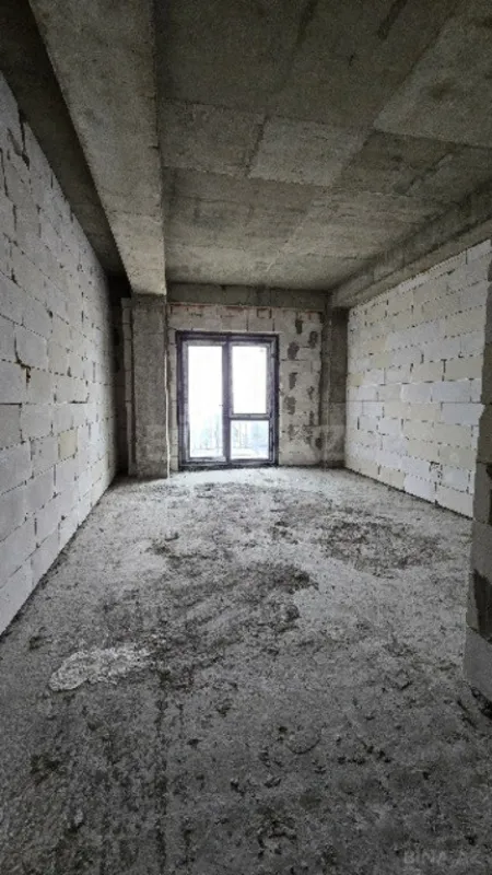 Satılır 3 otaqlı mənzil 138 m²