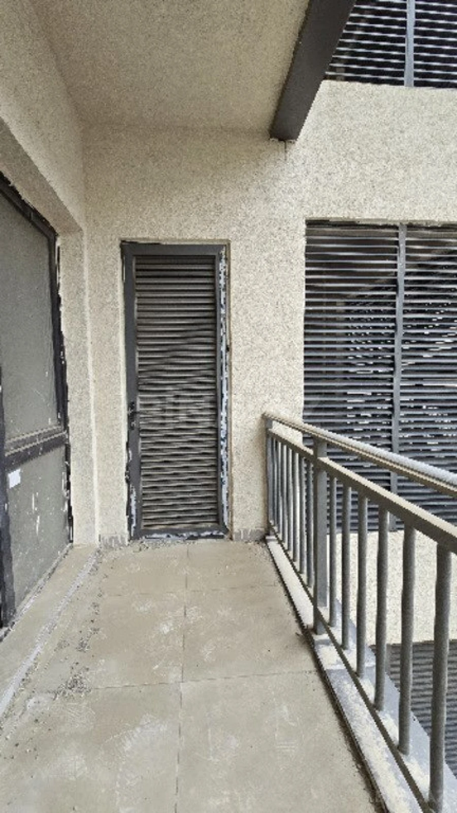 Satılır 3 otaqlı mənzil 138 m²