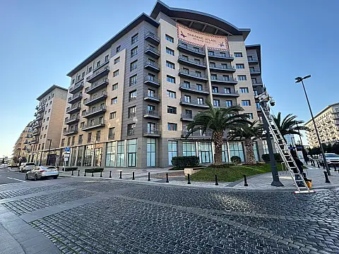 Satılır 3 otaqlı mənzil 138 m²