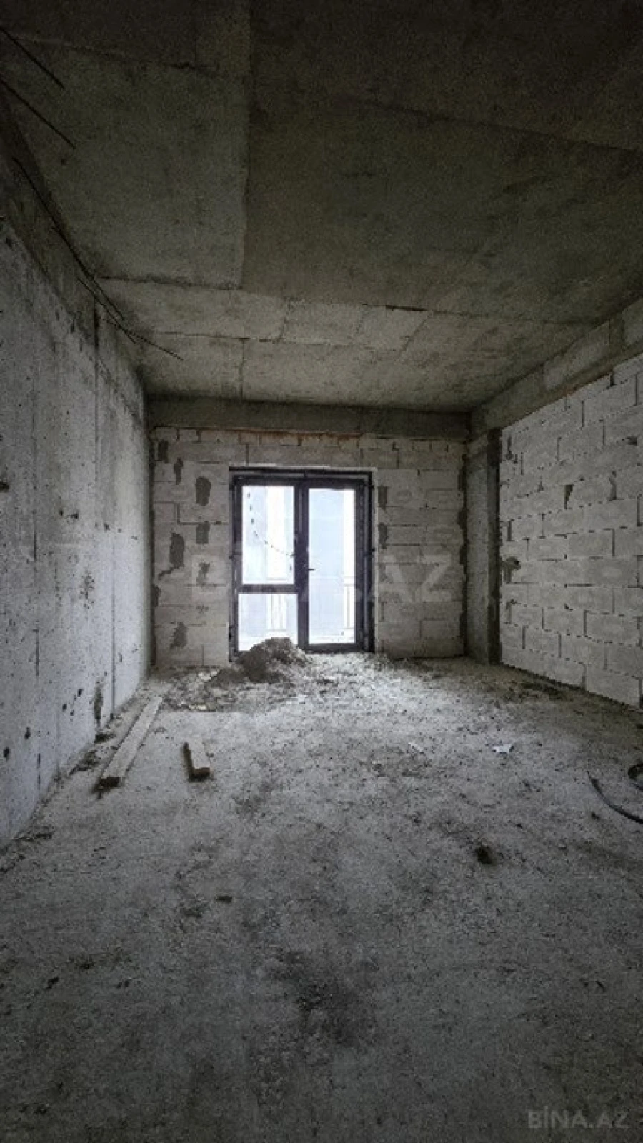 Satılır 3 otaqlı mənzil 138 m²