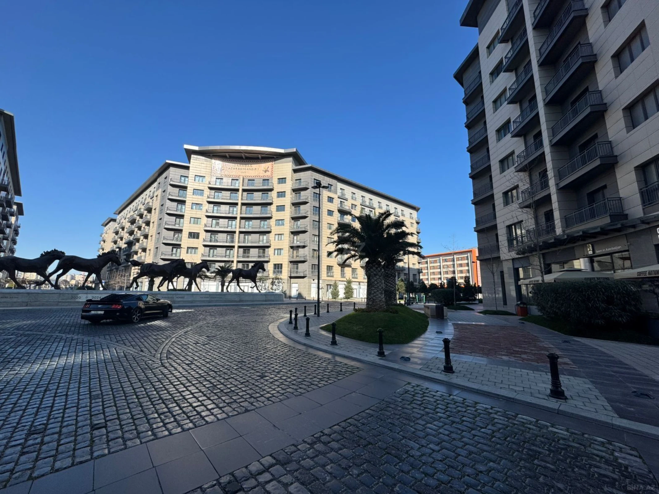 Satılır 3 otaqlı mənzil 138 m²