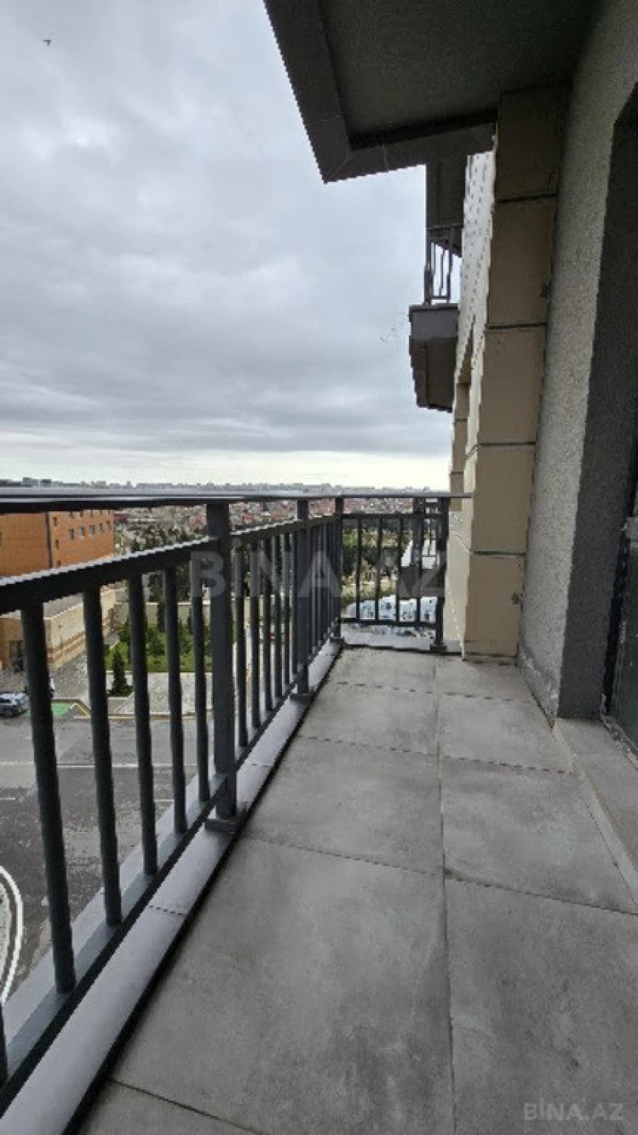 Satılır 3 otaqlı mənzil 138 m²