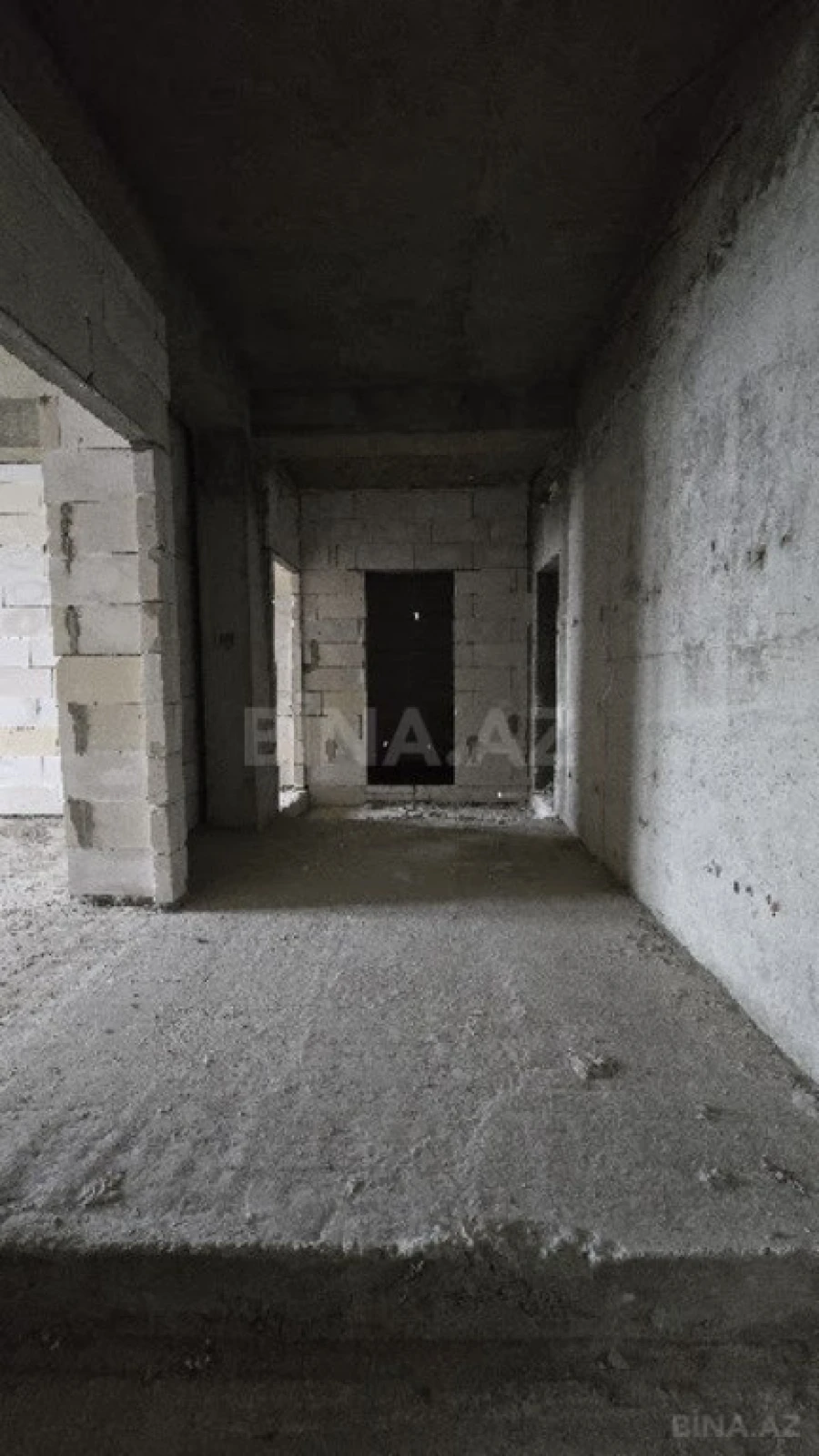 Satılır 3 otaqlı mənzil 138 m²