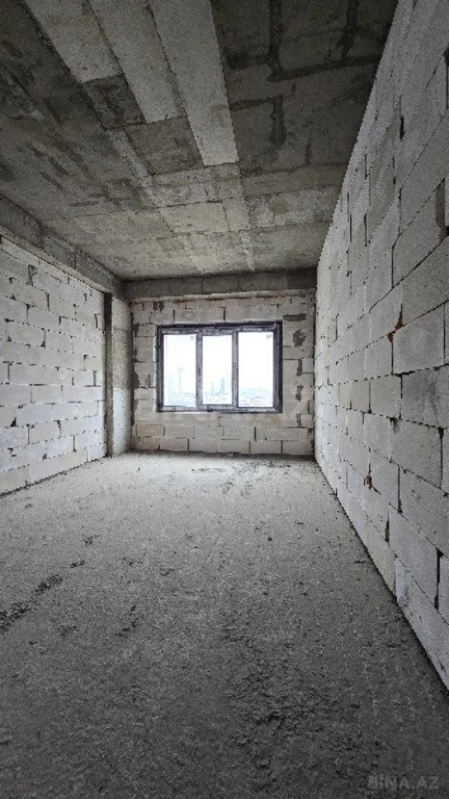 Satılır 3 otaqlı mənzil 138 m²