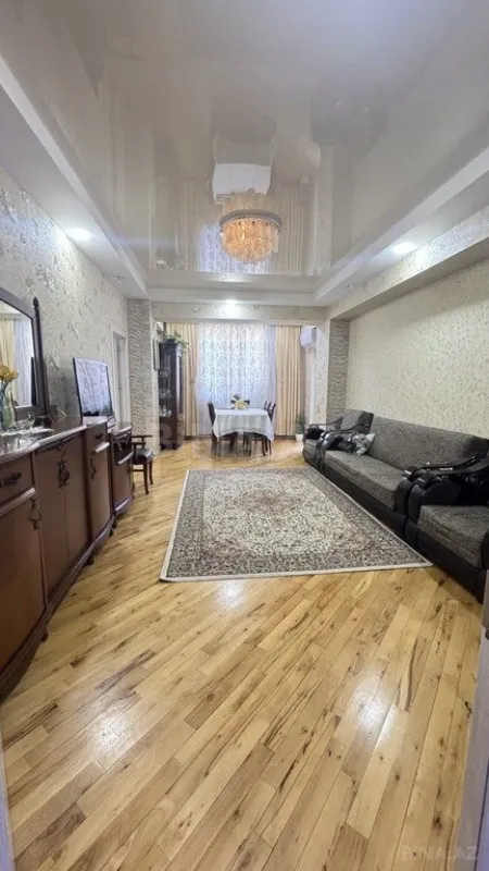 Satılır 3 otaqlı mənzil 82 m²