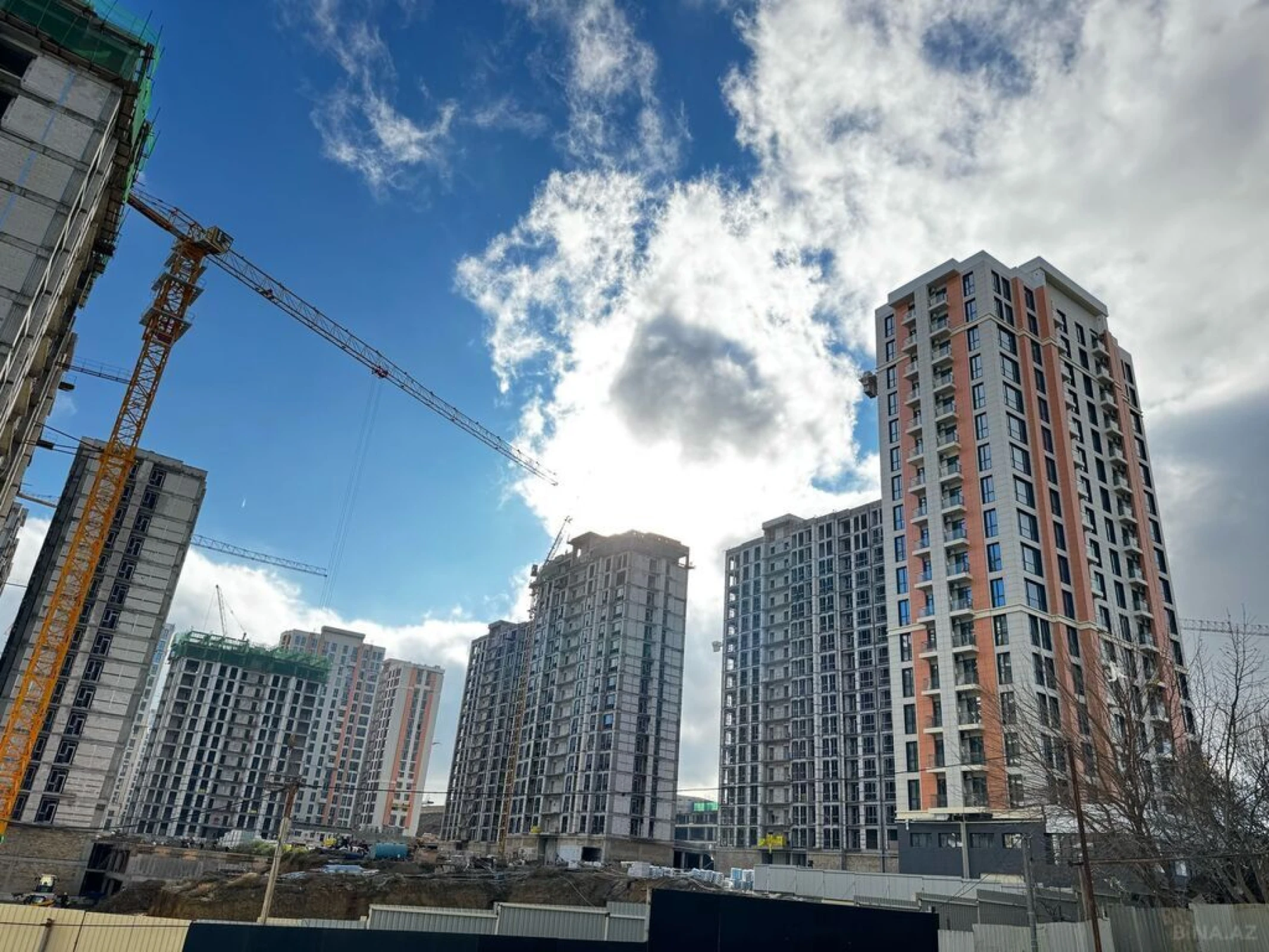 Satılır 1 otaqlı mənzil 42 m²