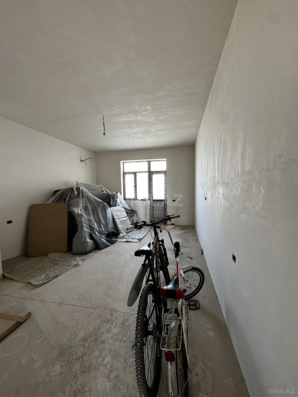 Satılır 4 otaqlı mənzil 160 m²