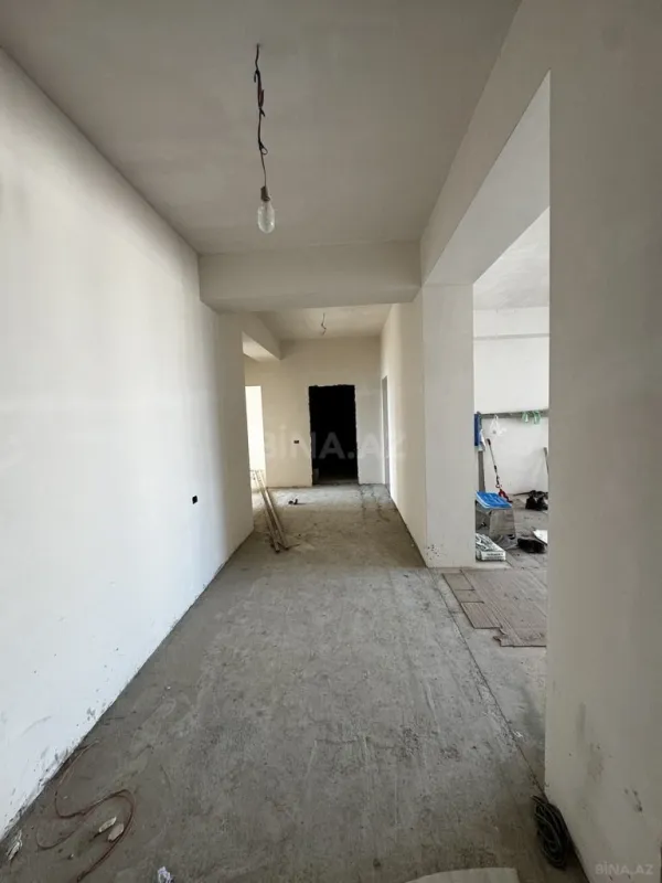 Satılır 4 otaqlı mənzil 160 m²