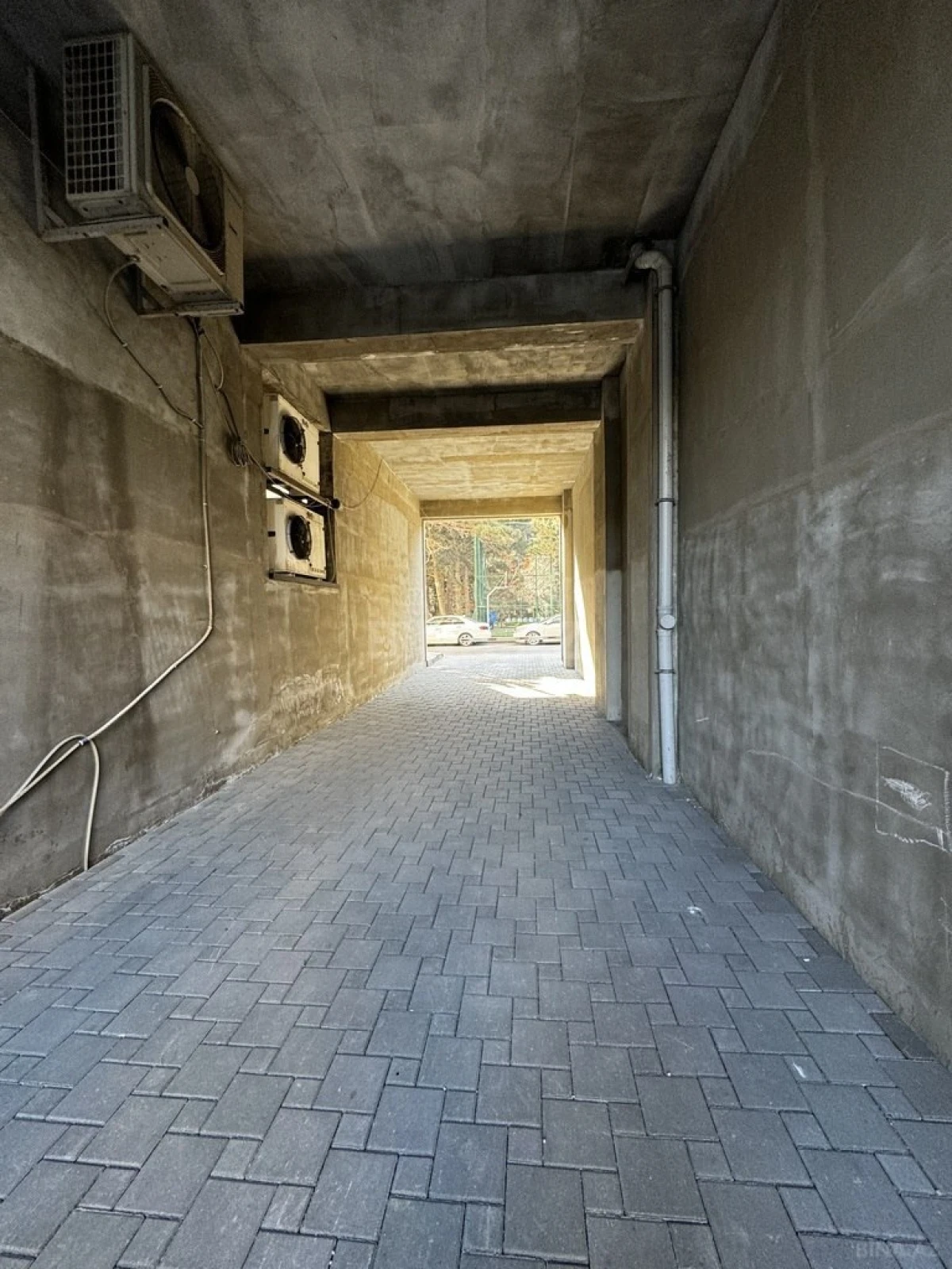 Satılır 4 otaqlı mənzil 160 m²