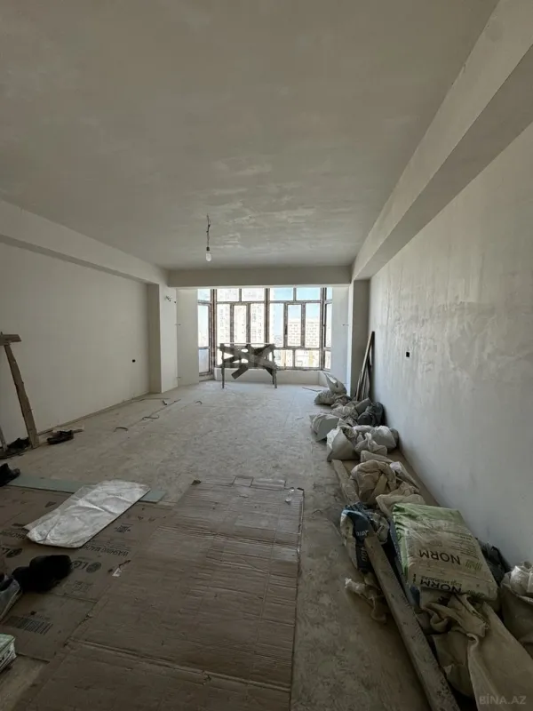 Satılır 4 otaqlı mənzil 160 m²