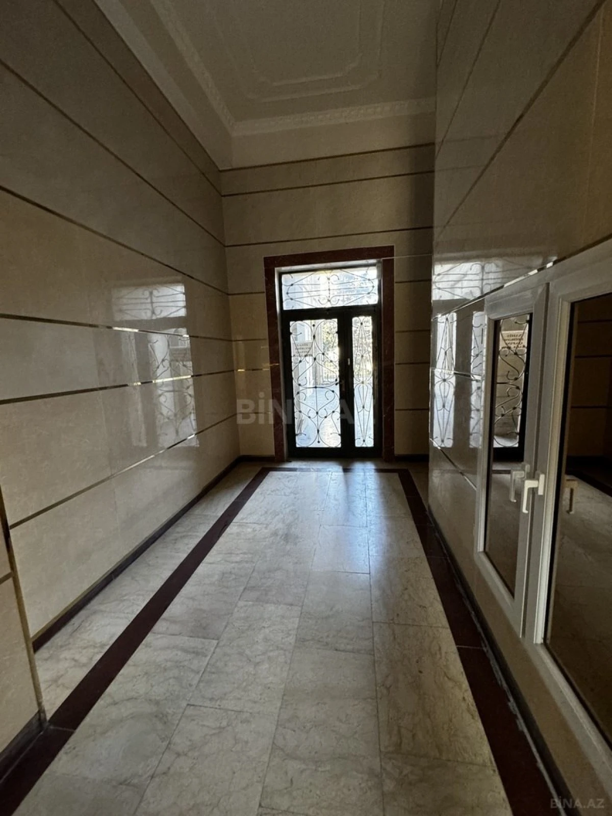 Satılır 4 otaqlı mənzil 160 m²