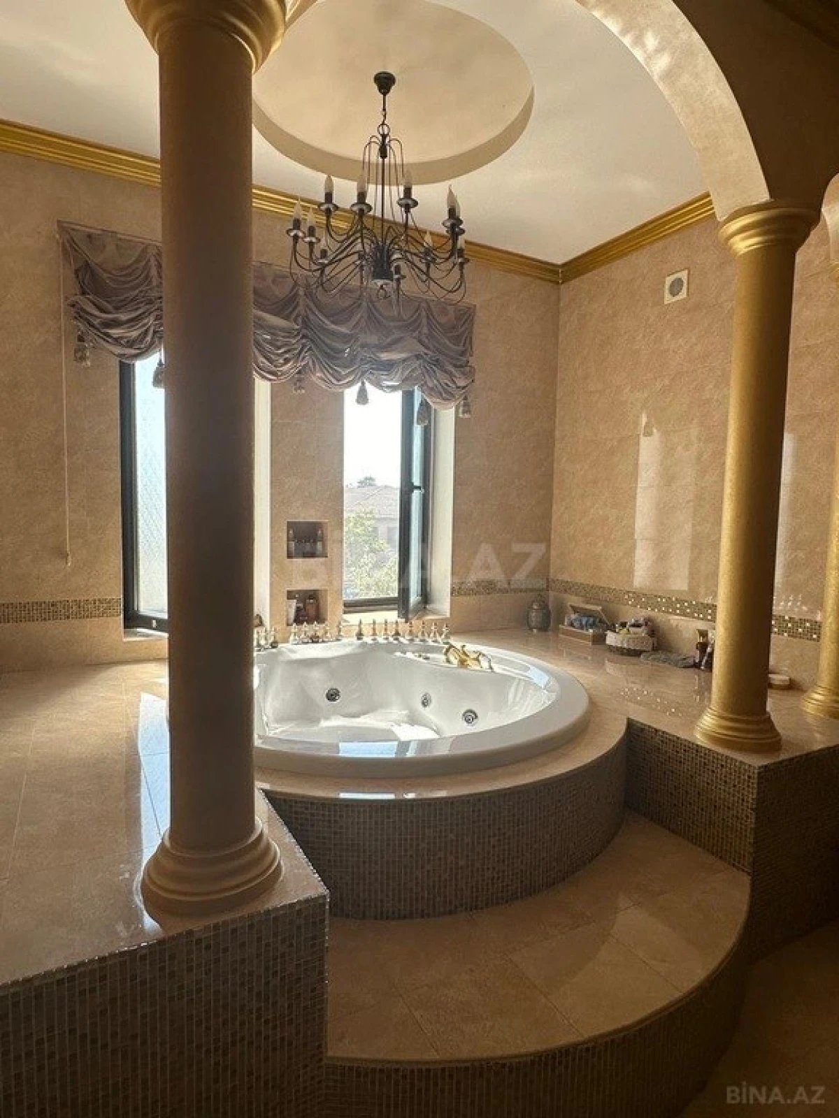 Kirayə verilir 6 otaqlı həyət evi 400 m²