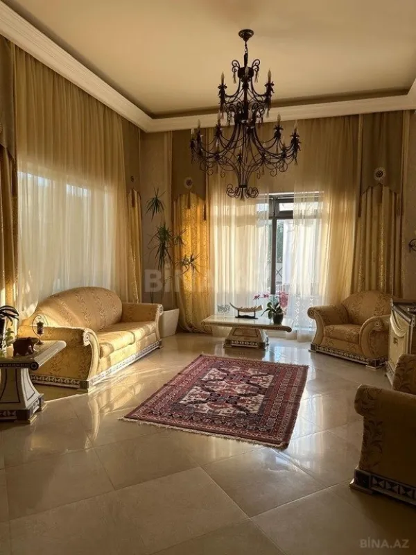 Kirayə verilir 6 otaqlı həyət evi 400 m²