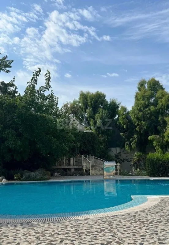 Kirayə verilir 6 otaqlı həyət evi 400 m²