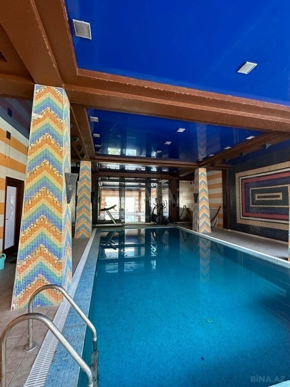 Kirayə verilir 6 otaqlı həyət evi 400 m²