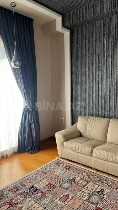 Kirayə verilir 6 otaqlı həyət evi 400 m²