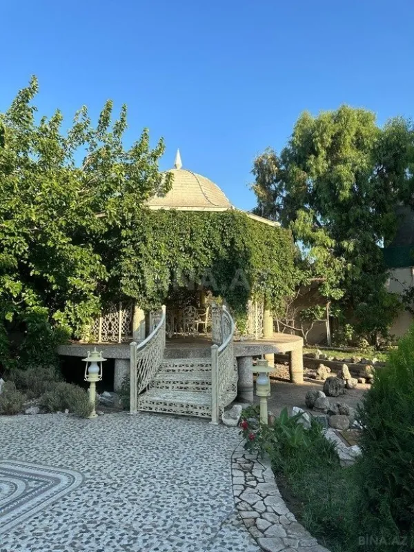 Kirayə verilir 6 otaqlı həyət evi 400 m²