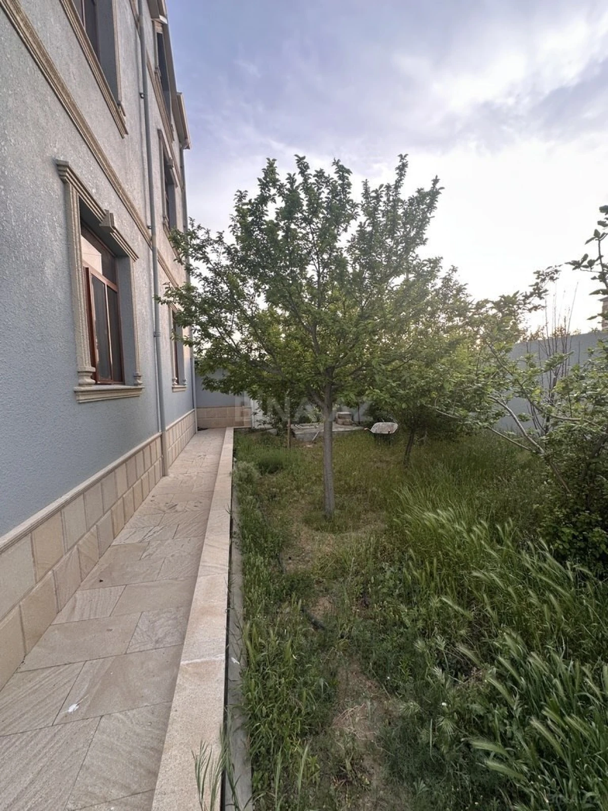 Satılır 6 otaqlı həyət evi 166 m²