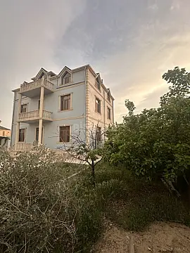 Satılır 6 otaqlı həyət evi 166 m²