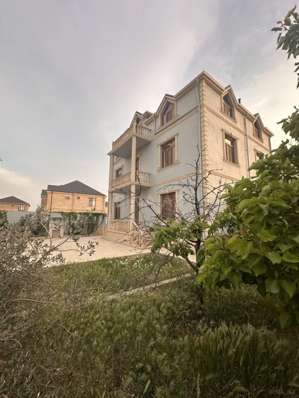 Satılır 6 otaqlı həyət evi 166 m²