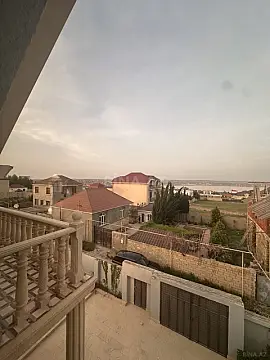 Satılır 6 otaqlı həyət evi 166 m²