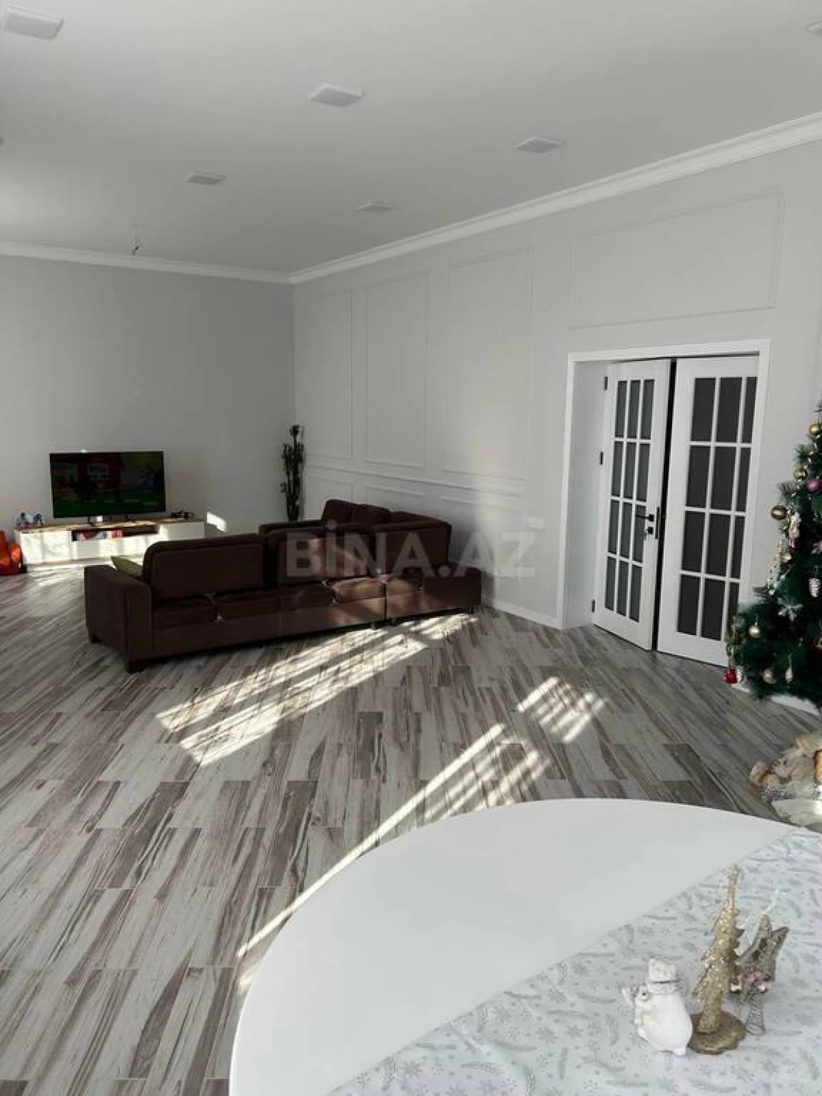 Satılır 7 otaqlı həyət evi 350 m²