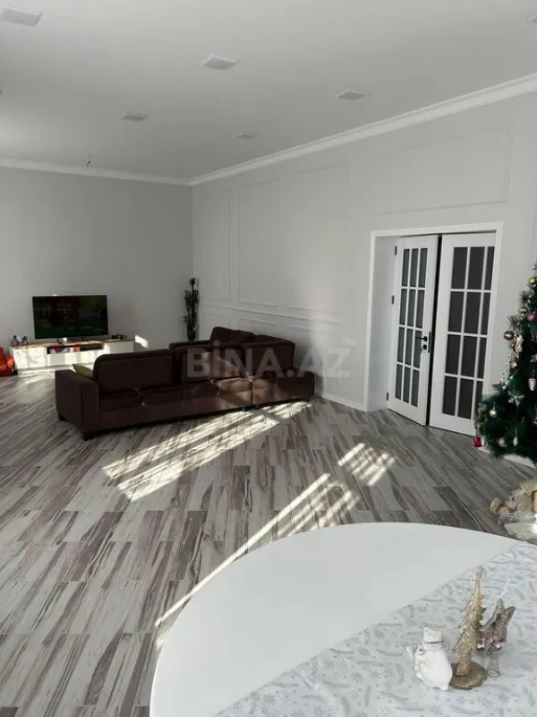 Satılır 7 otaqlı həyət evi 350 m²
