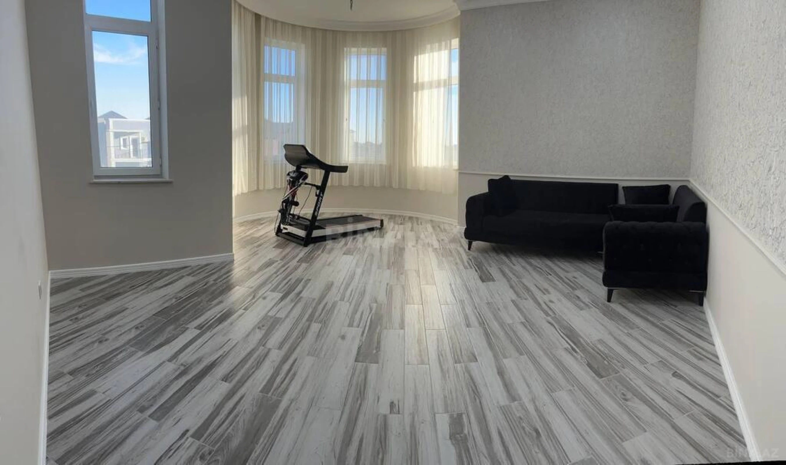 Satılır 7 otaqlı həyət evi 350 m²