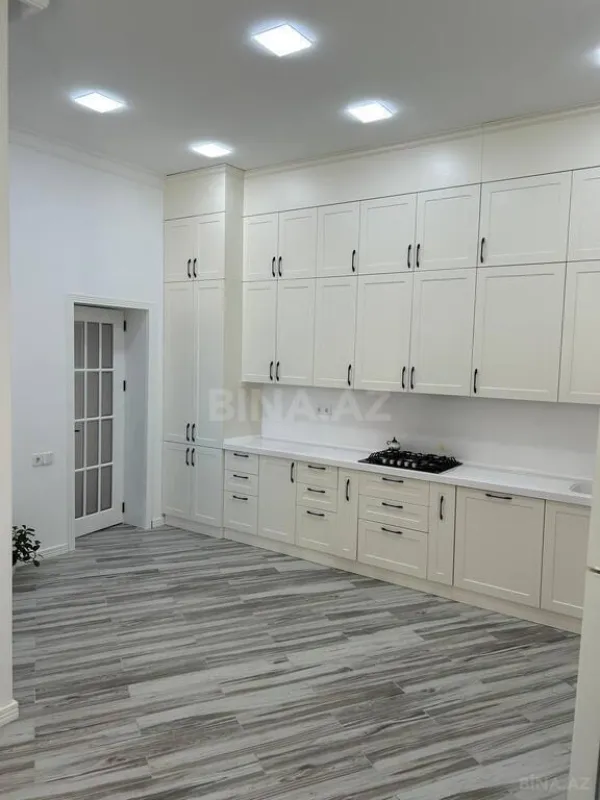 Satılır 7 otaqlı həyət evi 350 m²