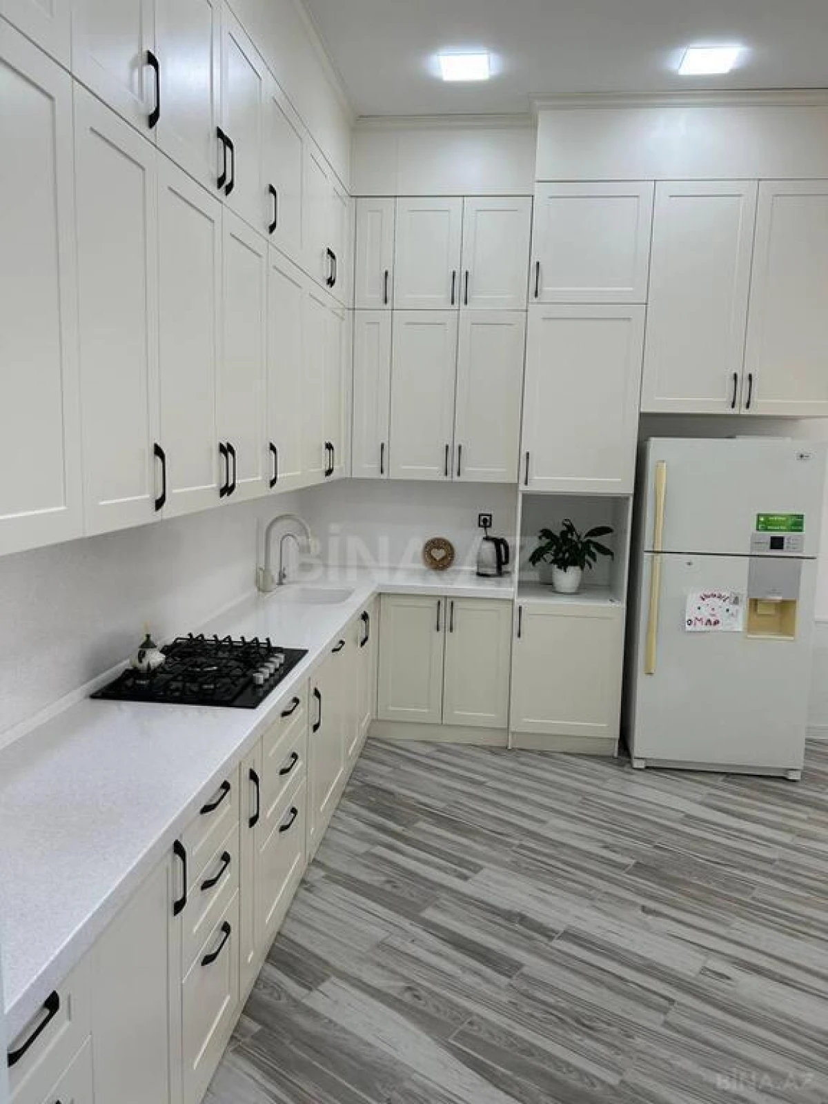 Satılır 7 otaqlı həyət evi 350 m²