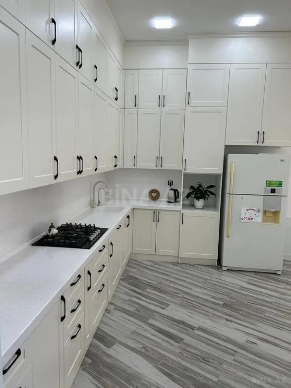Satılır 7 otaqlı həyət evi 350 m²