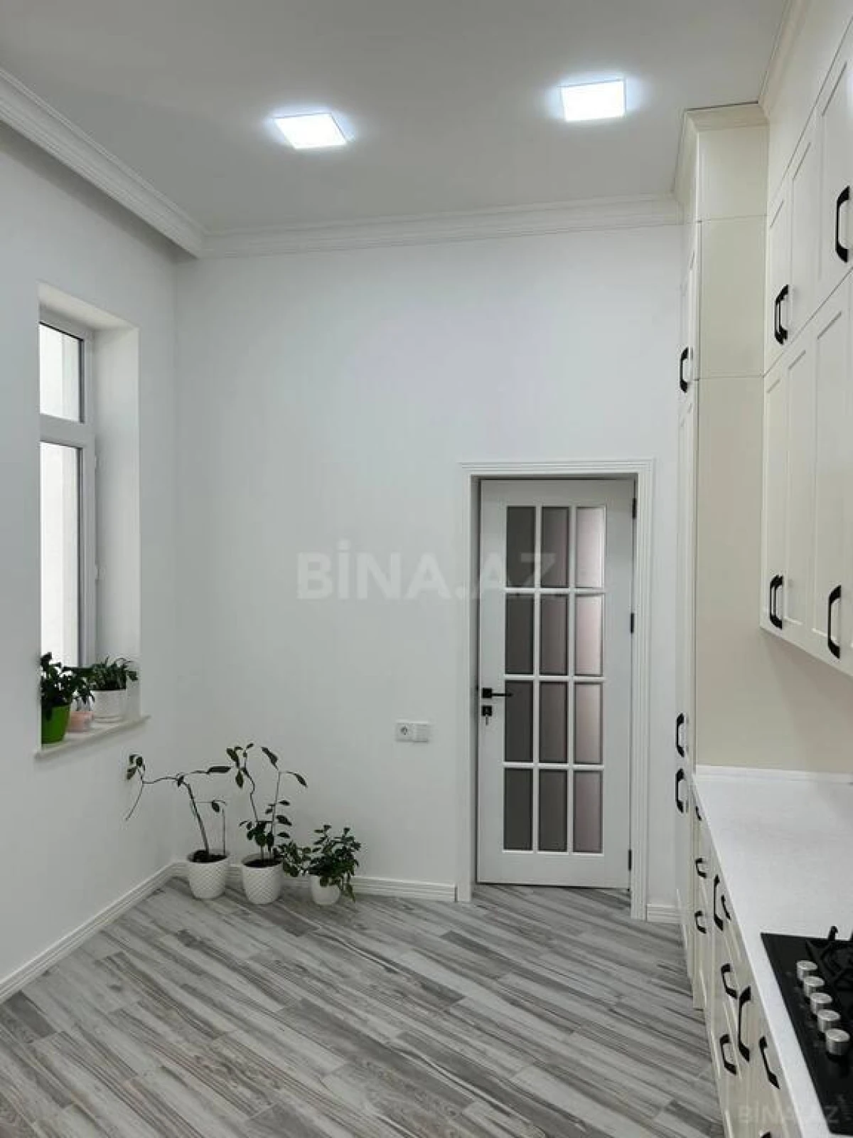 Satılır 7 otaqlı həyət evi 350 m²