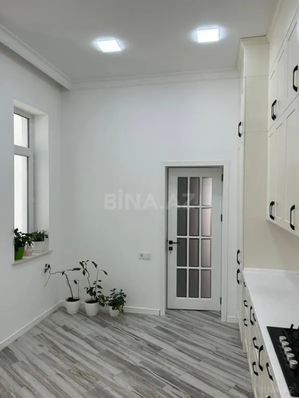 Satılır 7 otaqlı həyət evi 350 m²
