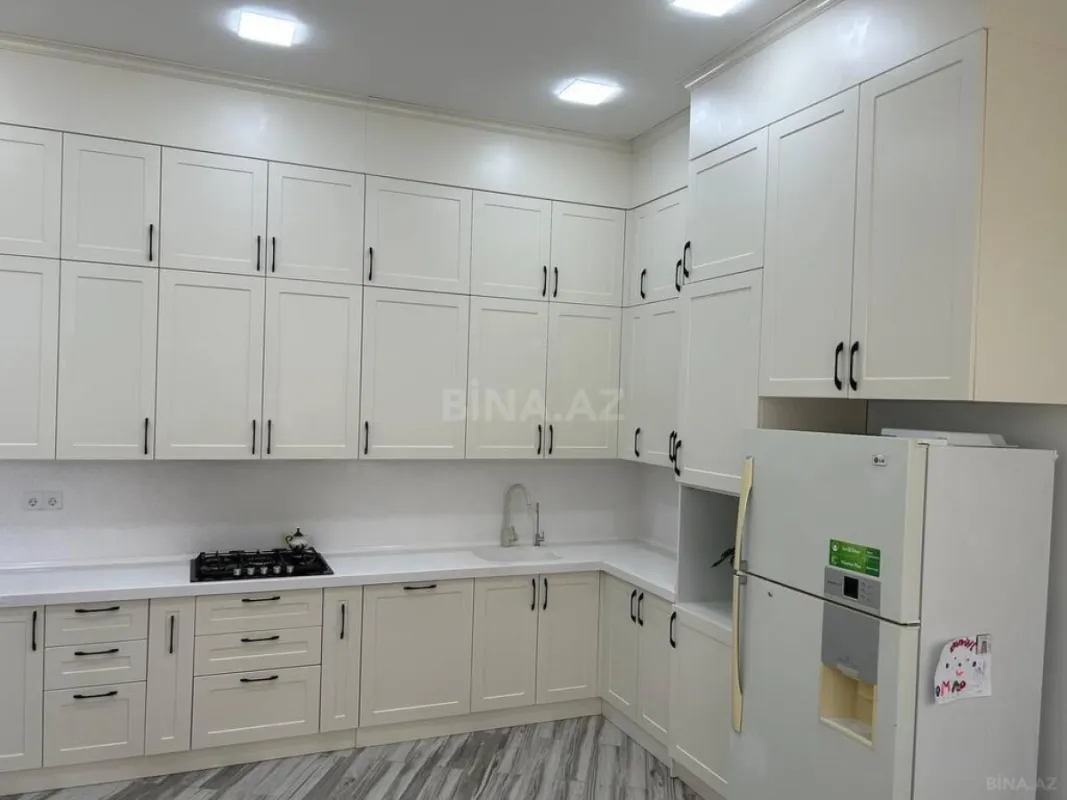 Satılır 7 otaqlı həyət evi 350 m²
