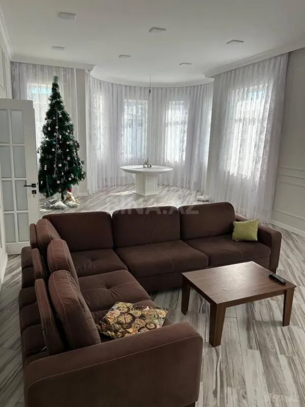 Satılır 7 otaqlı həyət evi 350 m²