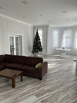Satılır 7 otaqlı həyət evi 350 m²
